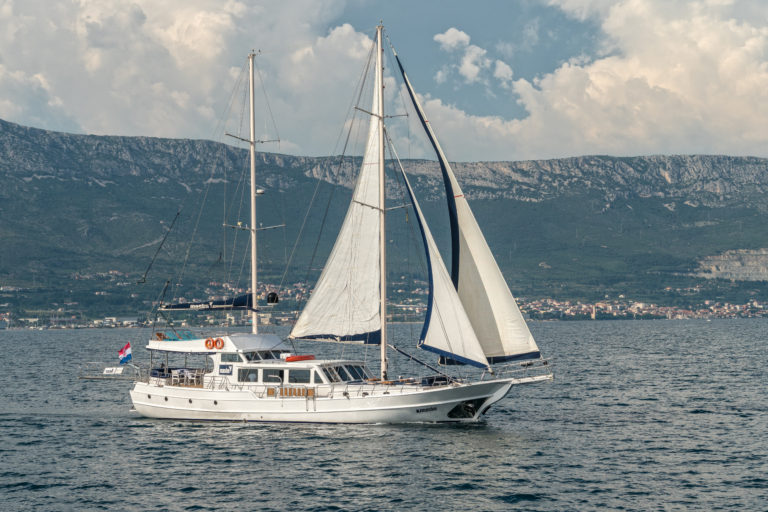 The Best Luxury Yachts in Croatia - VisitCroatia.com - Tasteful ...